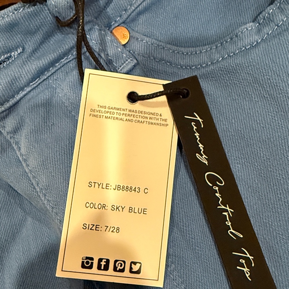Judy Blue Wide Leg Crop high rise Garment Dyed sky Blue Jeans brand new size 28 - Picture 5 of 12